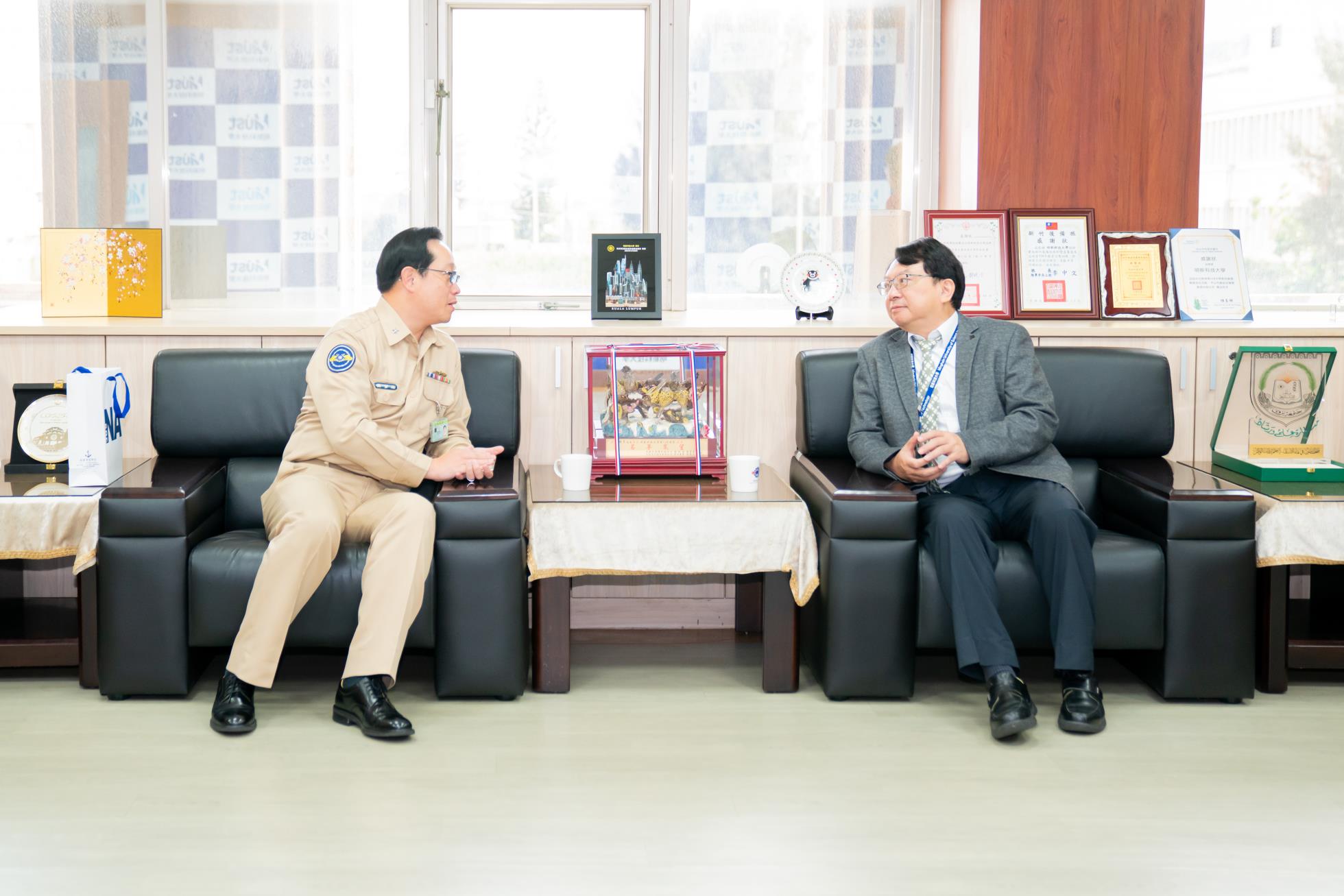 001.海軍官校校長劉少將蒞校拜訪校長就國軍人才招募與訓練意見實施交流
