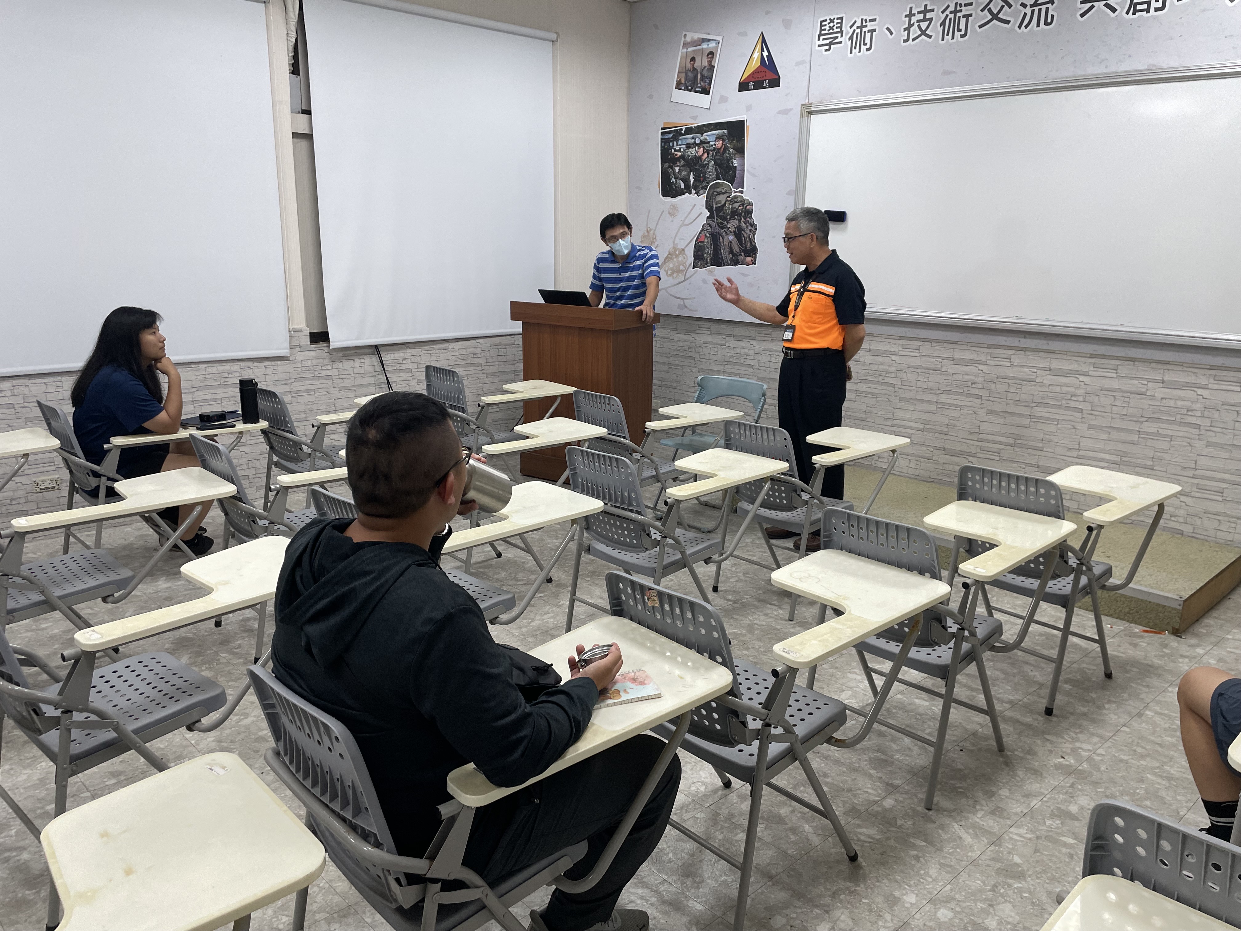 004.09/08日(一)陸軍542旅二技班上課情形(2)