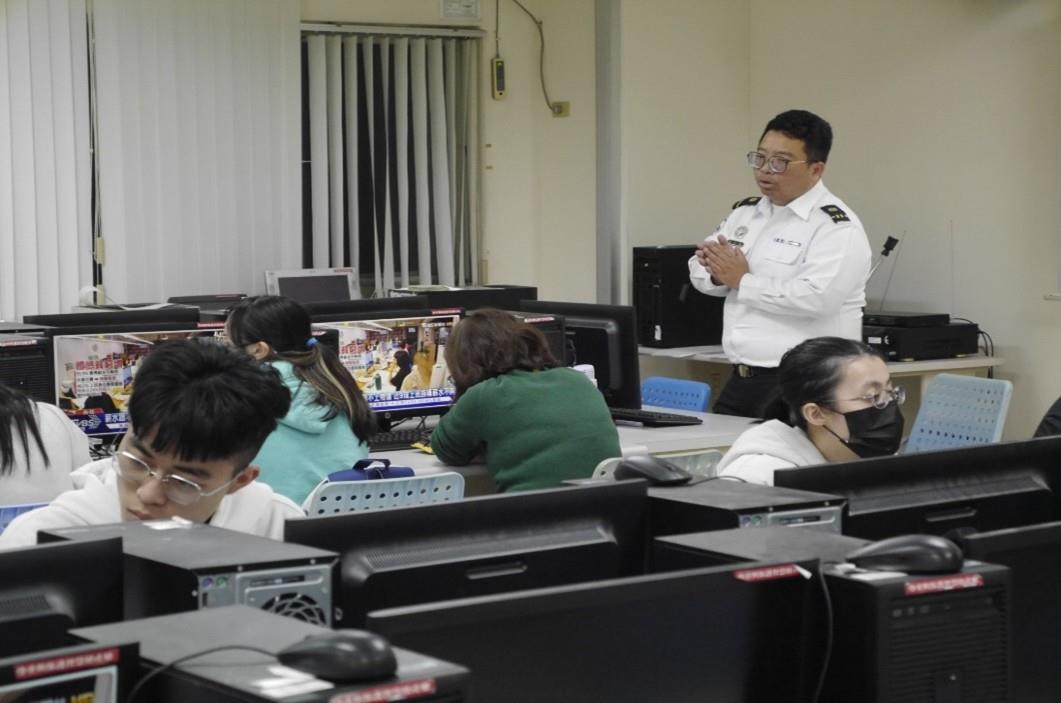 005.海軍士官長蔡文賓於本校實施ROTC進班宣導情形