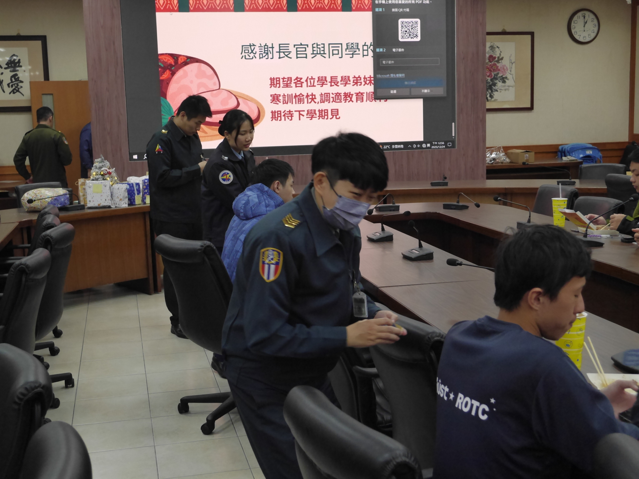 006.國軍新竹招募站工作同仁向同學說明調適教育應注意事項