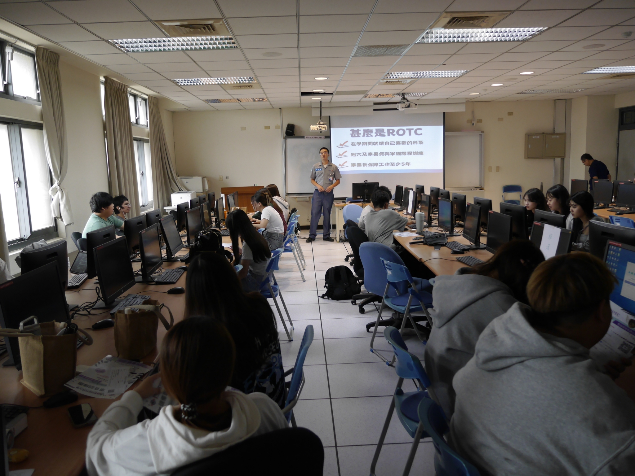 008.明新科技大學23日各系ROTC招生宣導情形