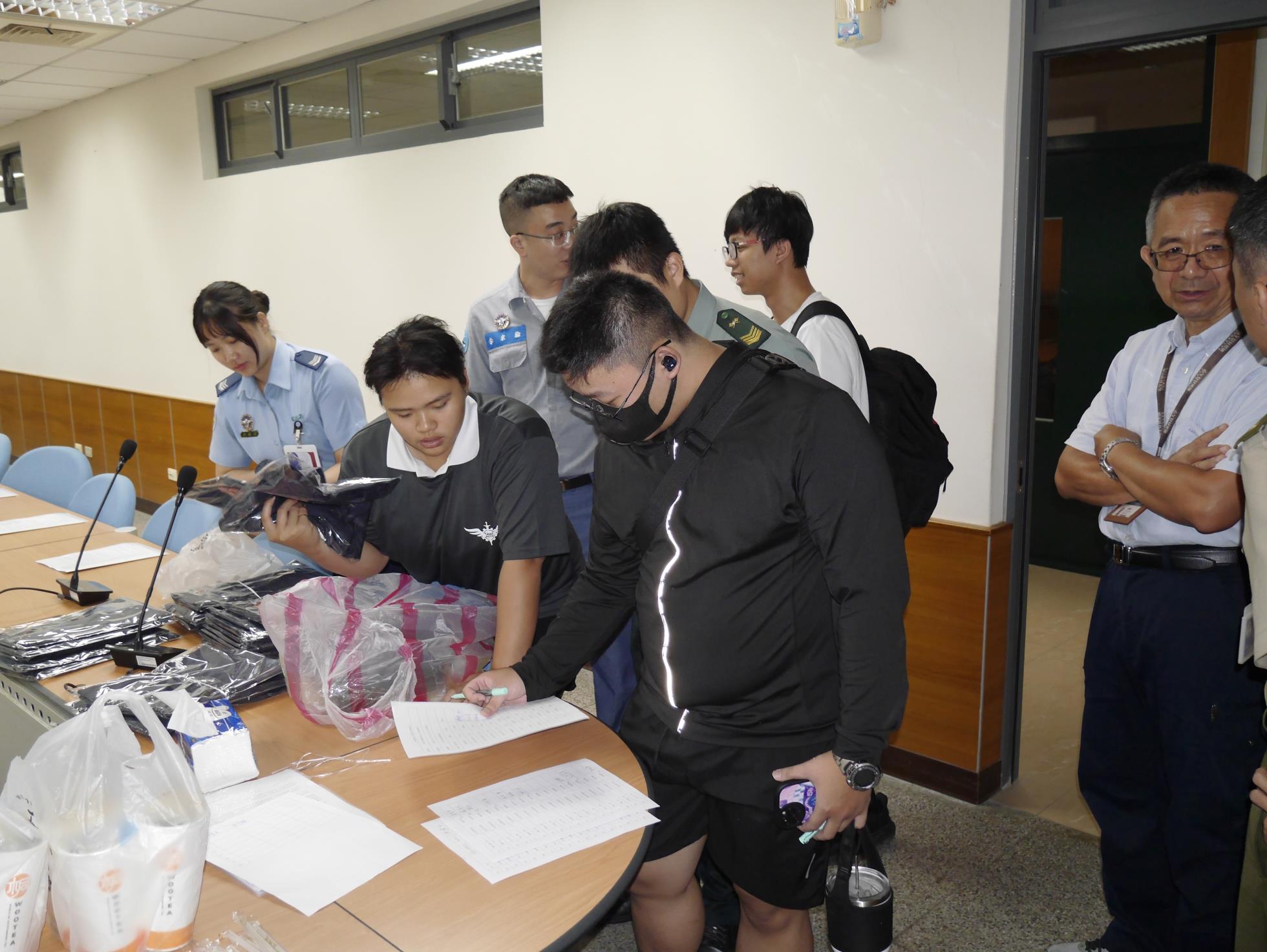 008.ROTC期初餐會報到情形