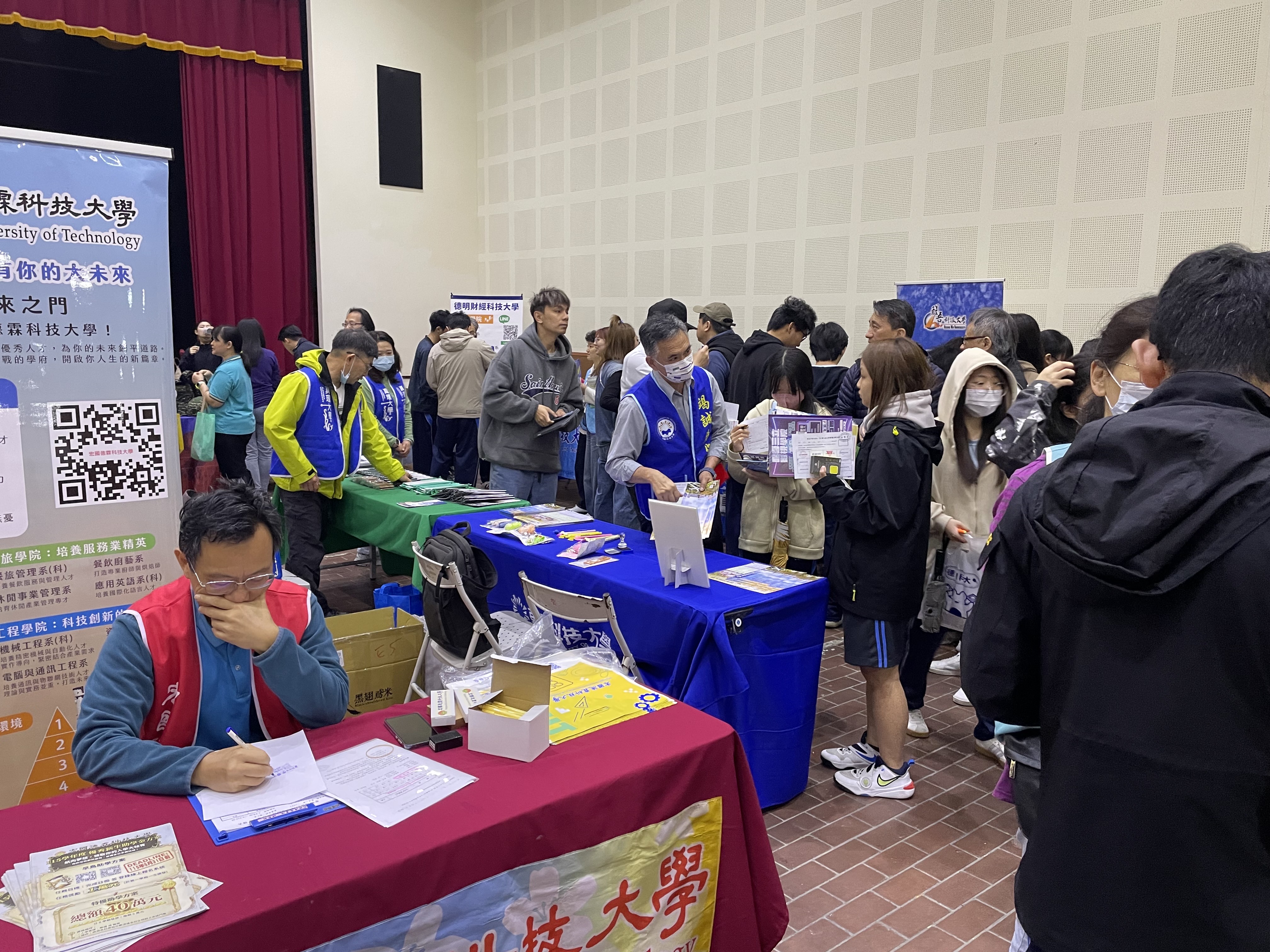 02.本次博覽會網羅北部地區40餘所大學參加提供畢業學子最佳選擇