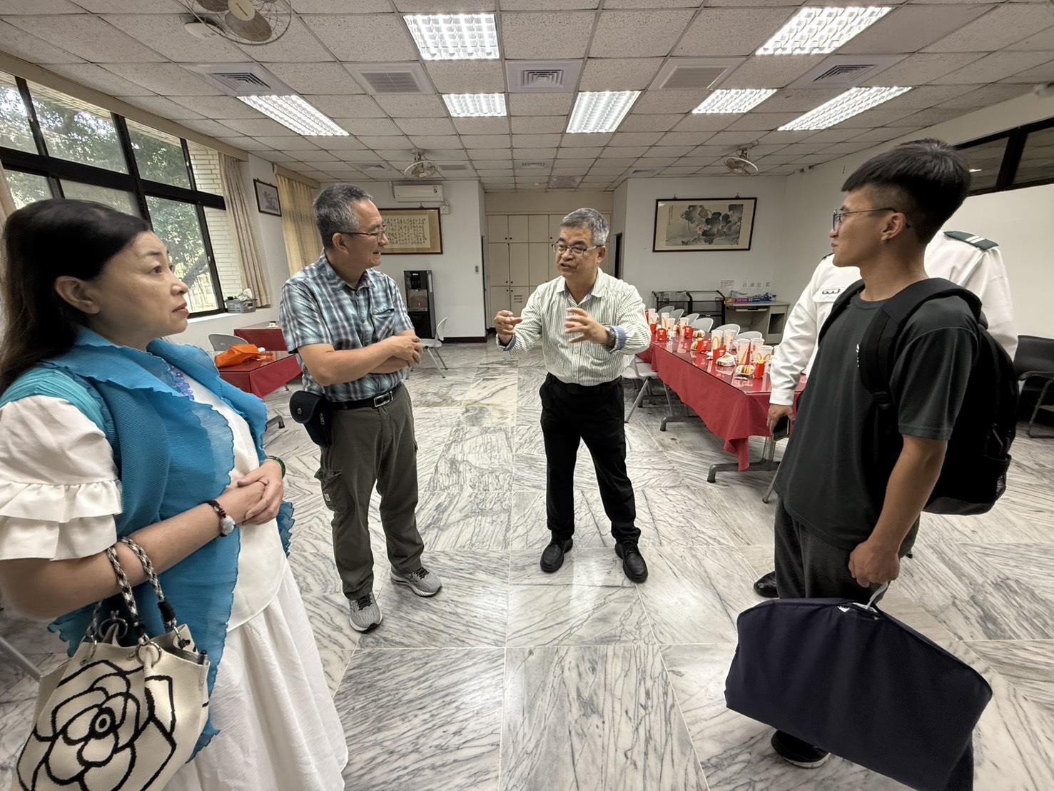 02.藉由訪視活動深入了解教育中心實際運作情形及本校ROTC同學上課情形