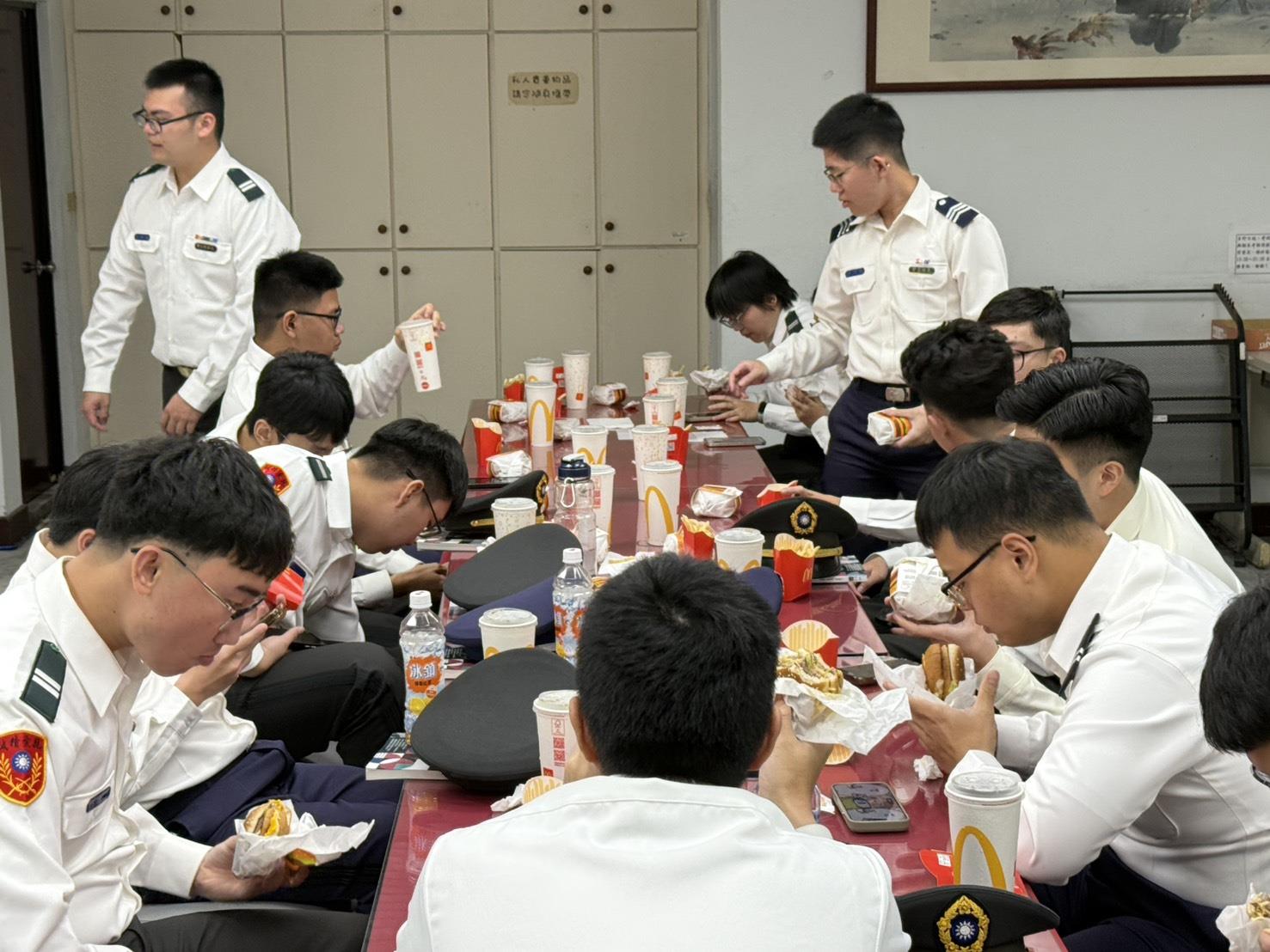 05.藉由訪視及課後餐敘，除深入了解同學受訓情形，並營造全體同學互動交流機會