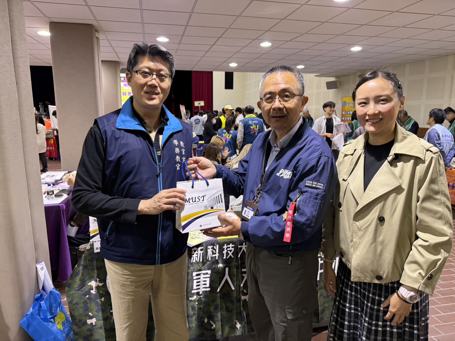 08.活動現場巧見智光蘇教官，感謝對本校招募的協助