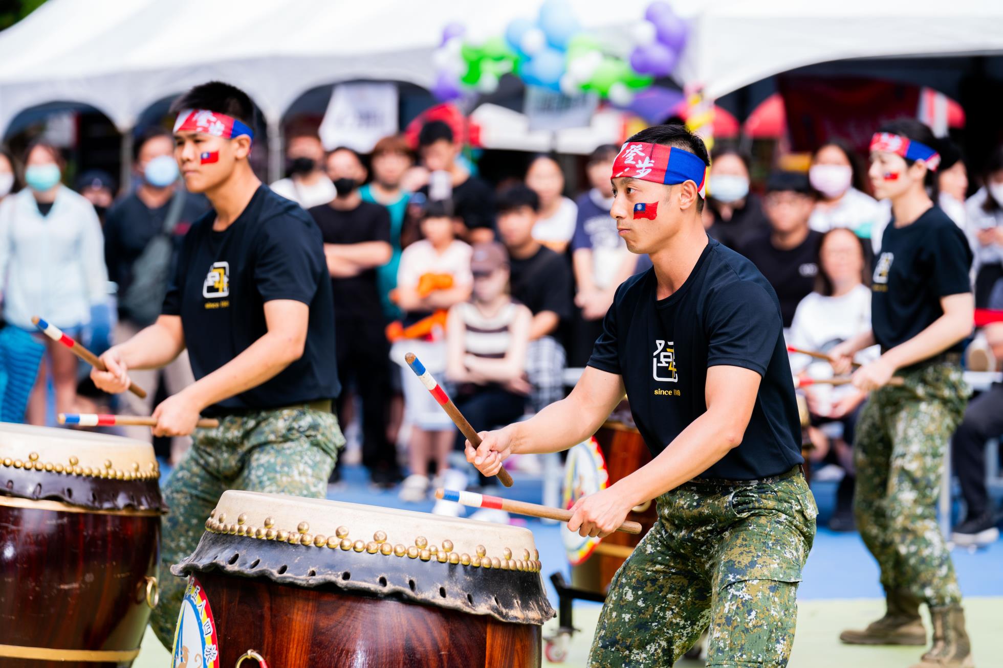 09.112.10.28日本校舉辦57周年校慶，陸軍584旅戰鼓隊亦有蒞校表演