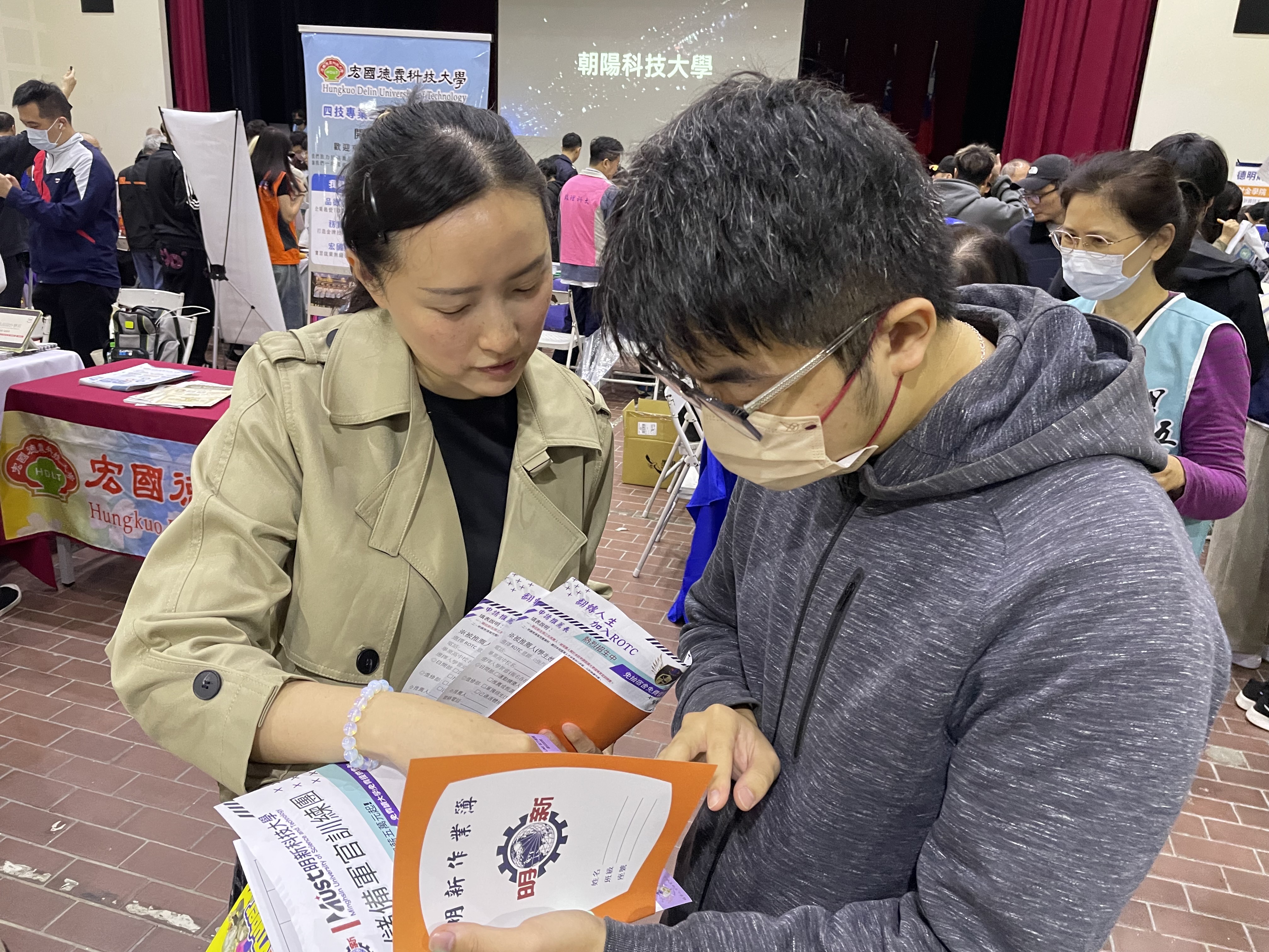 09.本招募作業以主動的方式對應屆的同學教紹說明就讀本校的優勢