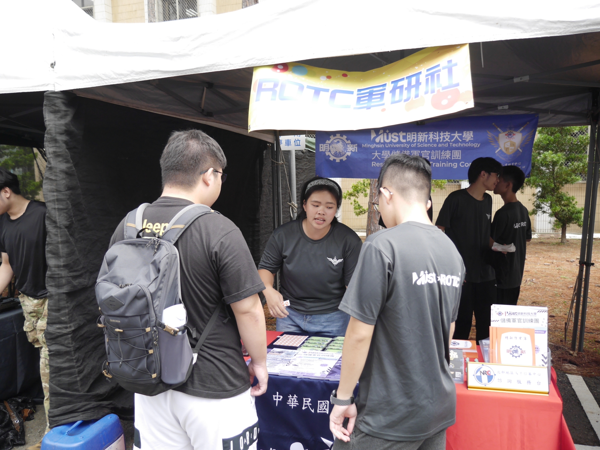 114-社團博覽會-07.本校ＲＯＴＣ同學協助１１４－１新生招生情形