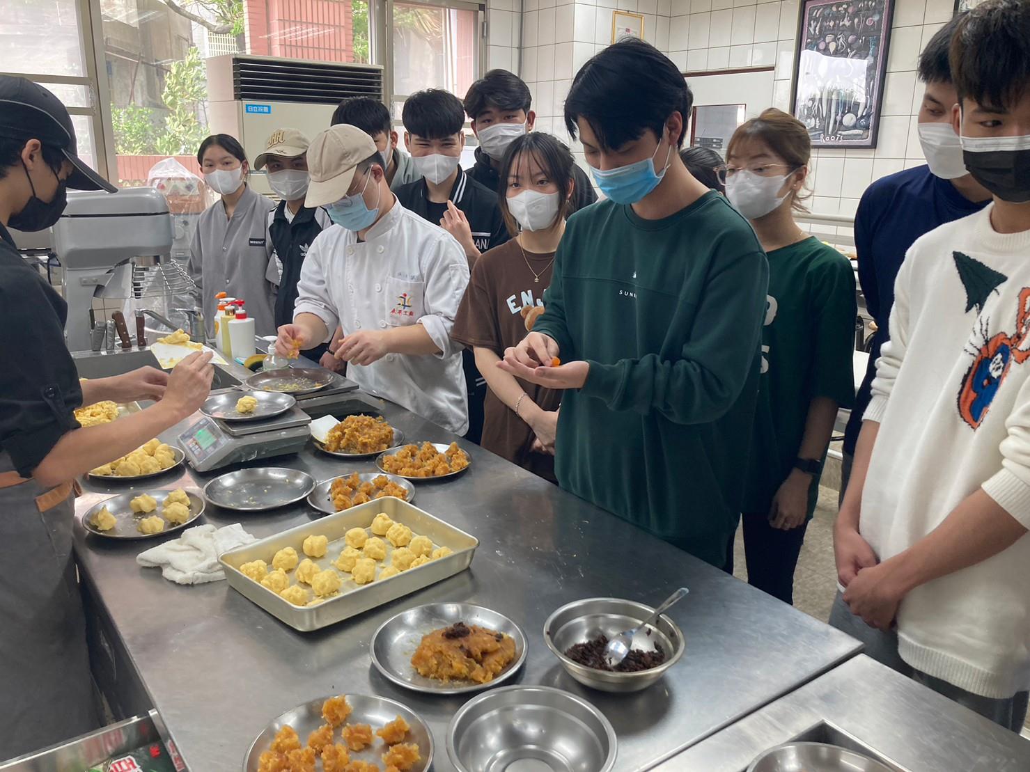 Photos of International Foundation Program Cultural Activities – Making Pineapple Cakes