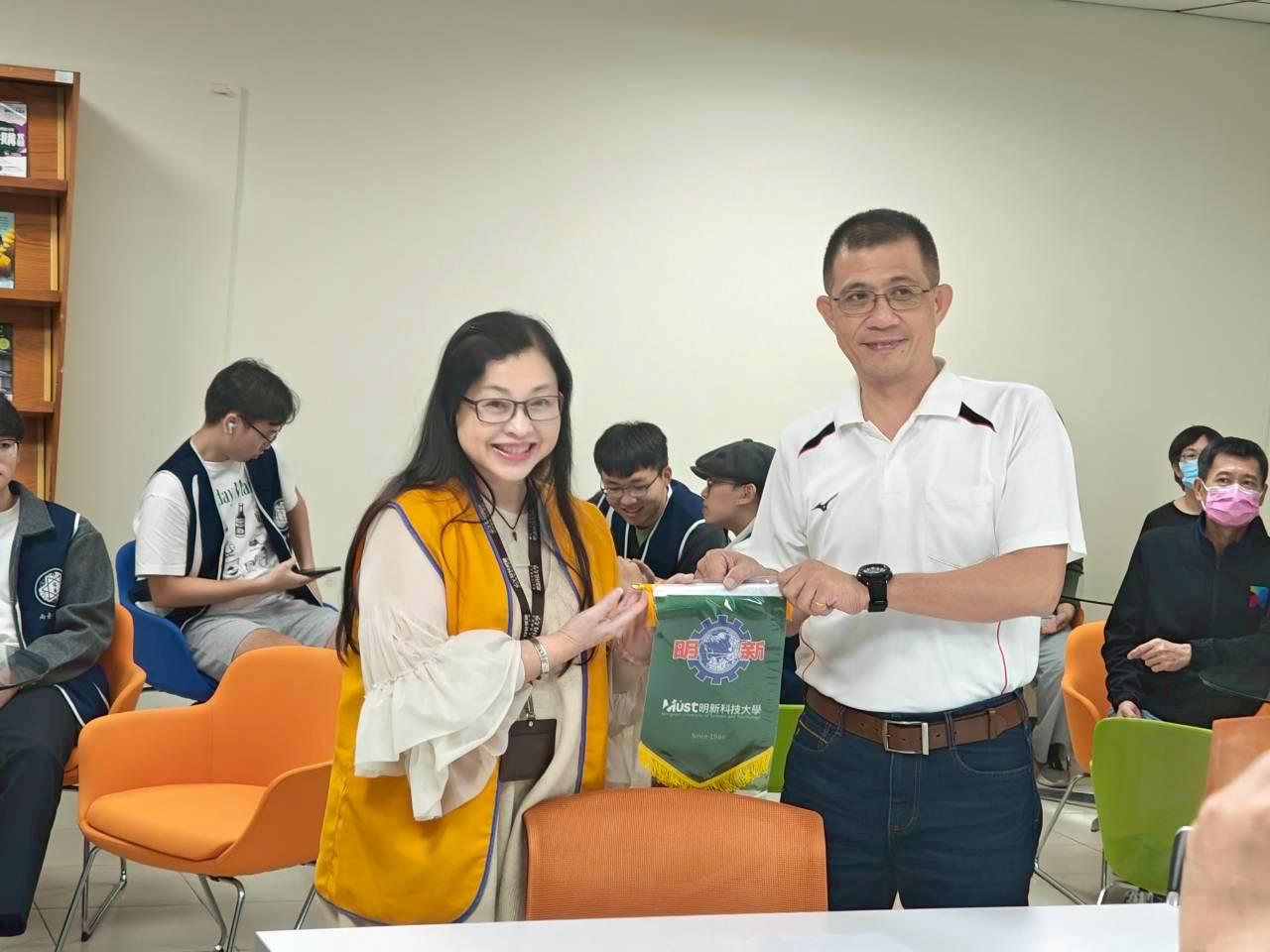 LINE_ALBUM_1141212日南台科技大學宿舍參訪交流。_251216_16