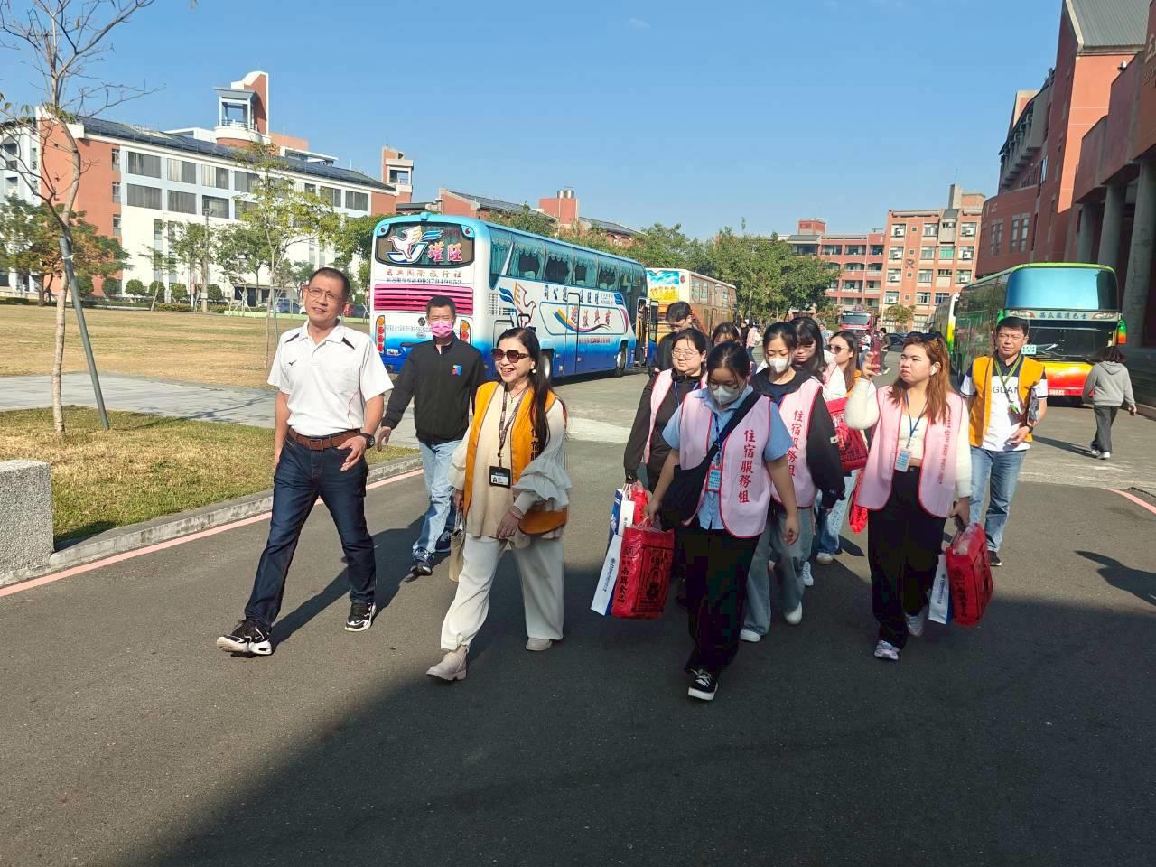 LINE_ALBUM_1141212日南台科技大學宿舍參訪交流。_251216_9