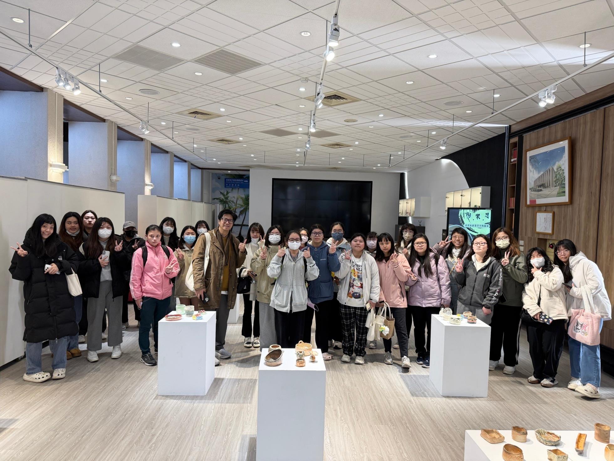 LINE_ALBUM_20250108 幼保系陶藝展_250220_37