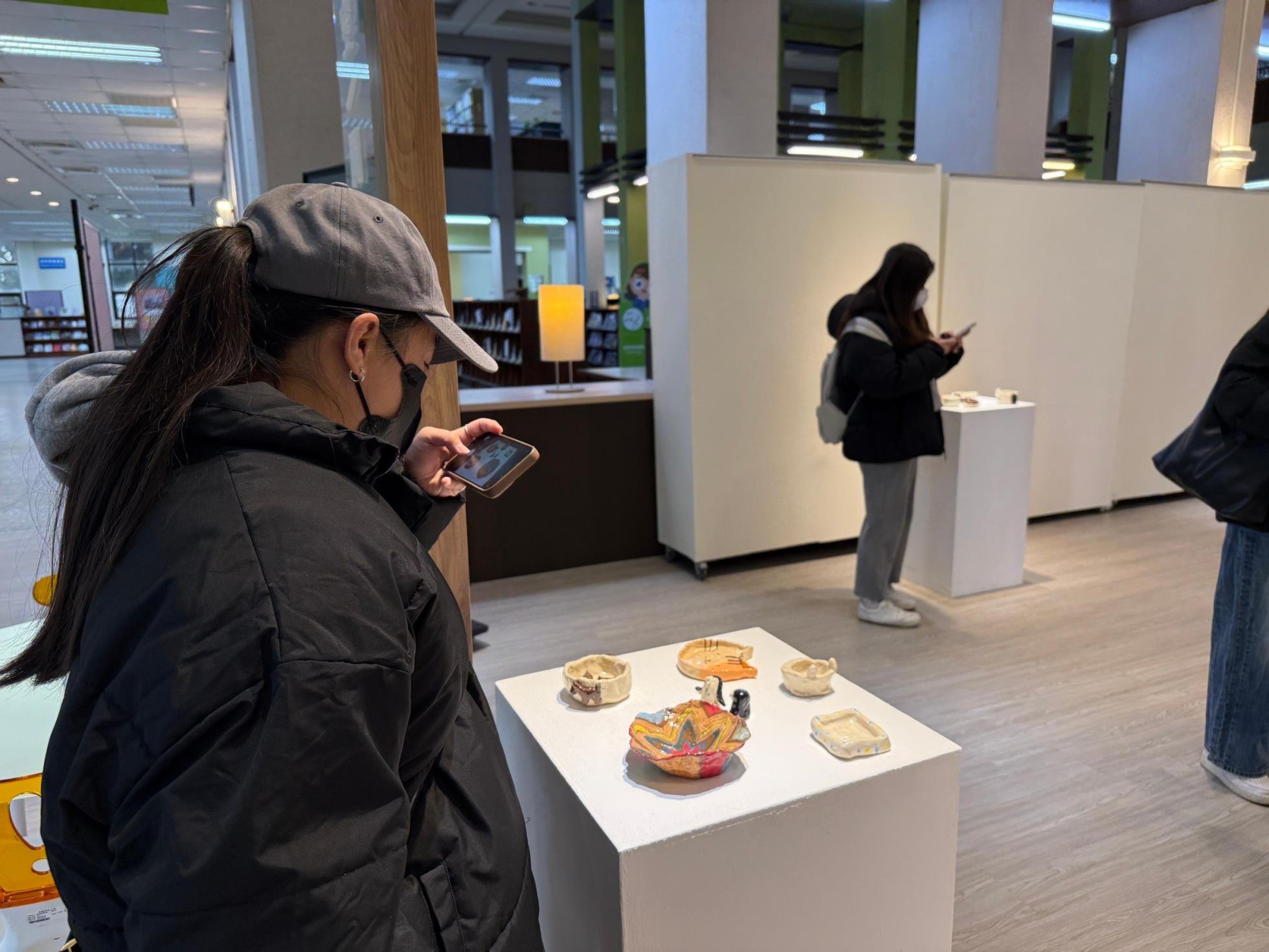 LINE_ALBUM_20250108 幼保系陶藝展_250220_39