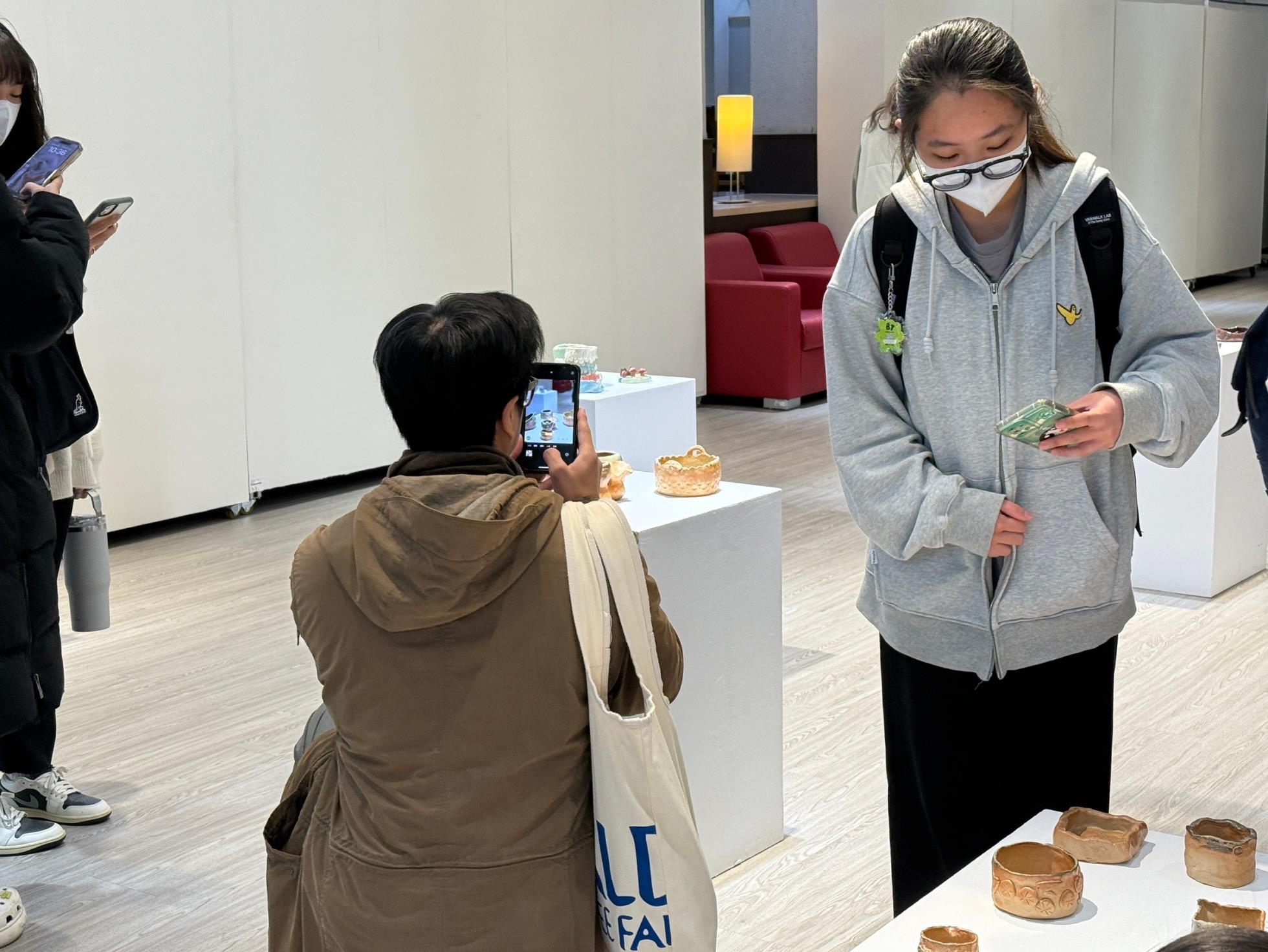 LINE_ALBUM_20250108 幼保系陶藝展_250220_43