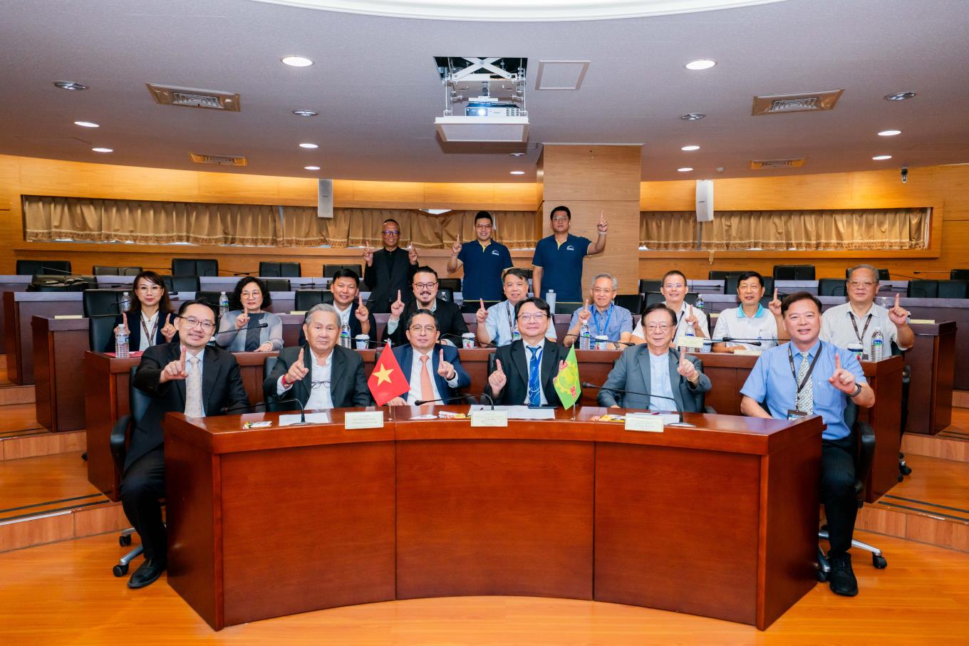 越南CT Group與互貴興業蒞校參訪，推動國際人才培育與高科技發展合作2