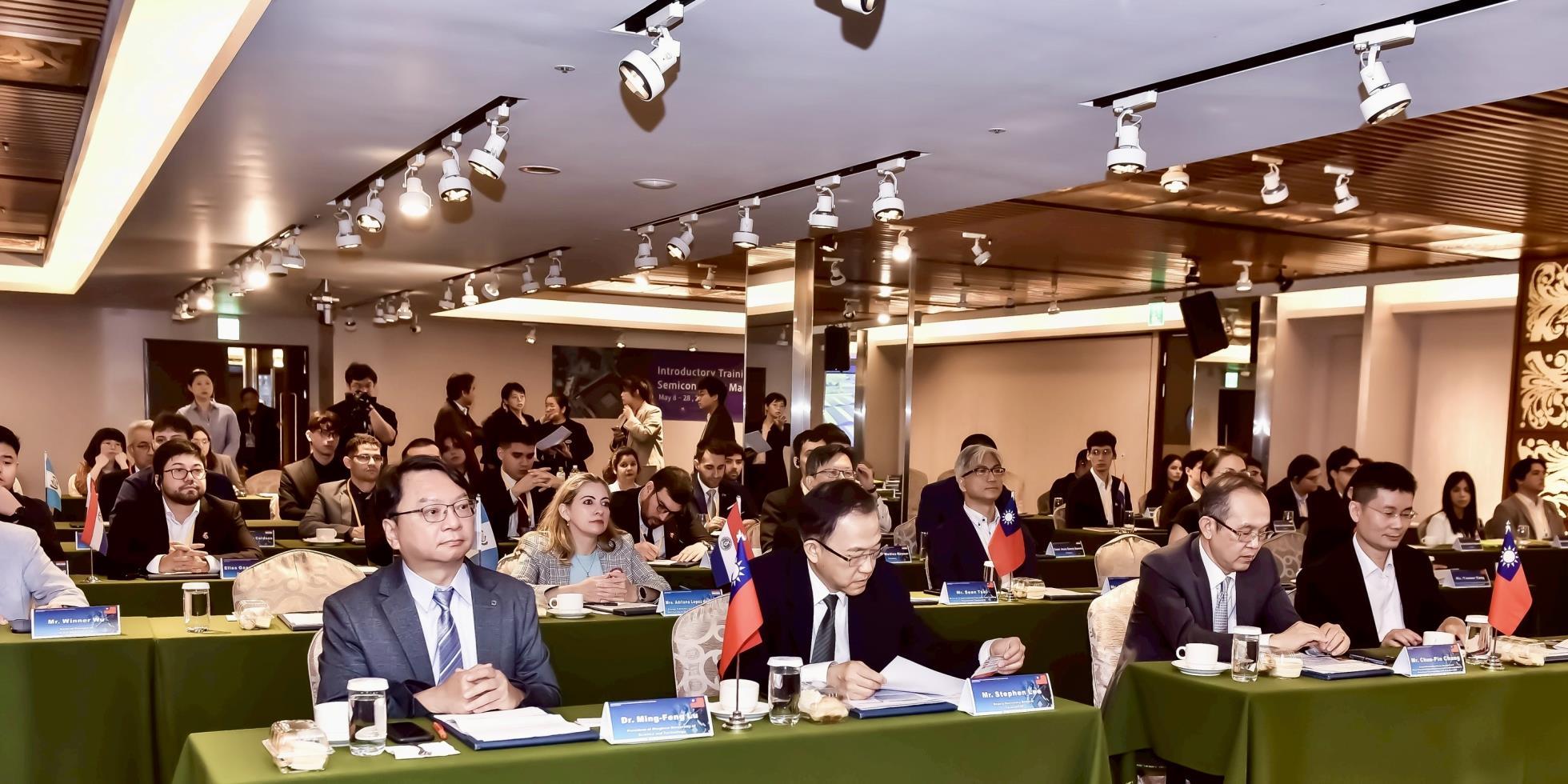 國合會「半導體技職訓練」攜手明新科大與陽明交大 助友邦培育人才展現榮邦計畫6