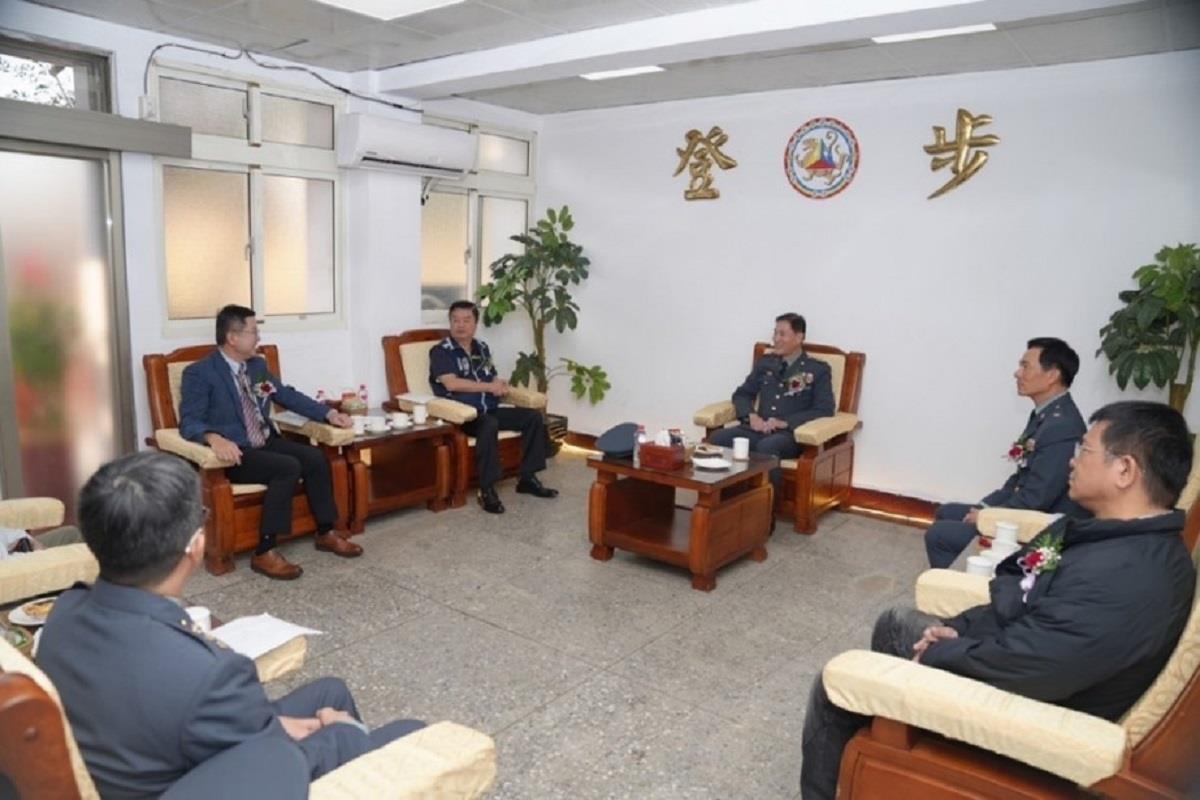 圖片04.彭副校長與六軍團副指揮官劉中將、584旅長李將軍及與會貴賓晤談交流