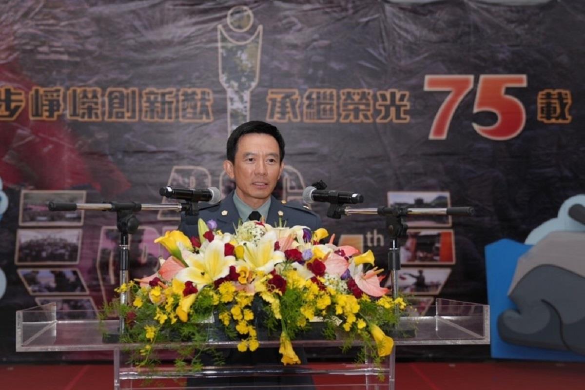圖片06.陸軍584旅長李將軍致詞：期勉官兵團結一心，投入戰備整備工作，為登步部隊發揮承先啟後，開創新局，感謝大家的蒞臨參加