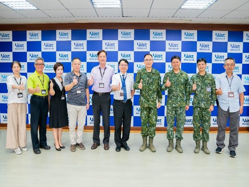 圖片8.會後全體與會長官師長合影留念